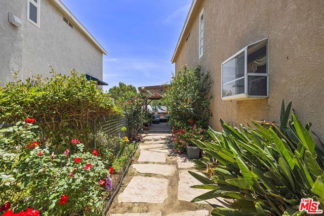 21683 Wo He Lo Trail, Chatsworth, CA 91311