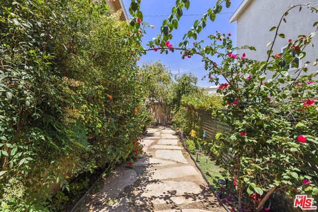 21683 Wo He Lo Trail, Chatsworth, CA 91311