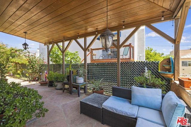 21683 Wo He Lo Trail, Chatsworth, CA 91311