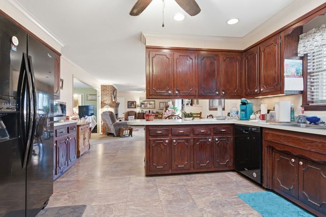 2809 Skyview Dr, Centerville, TN 37033