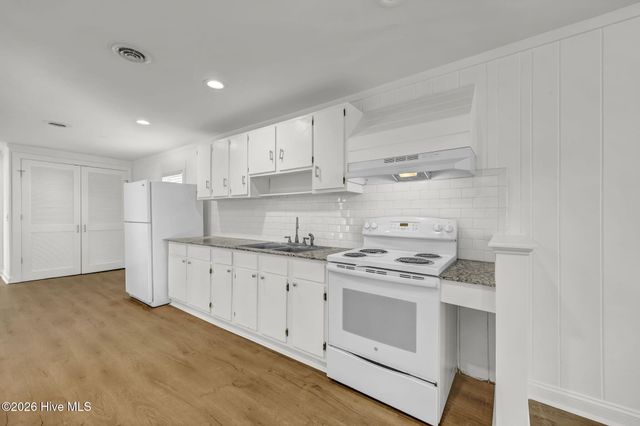 124 Ocean View Avenue, Kure Beach, NC 28449