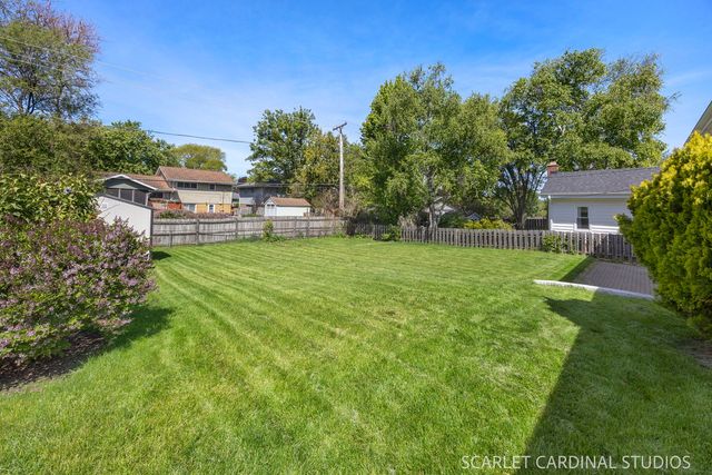 102 N Erie Street, Wheaton, IL 60187
