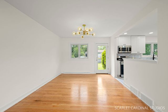 102 N Erie Street, Wheaton, IL 60187