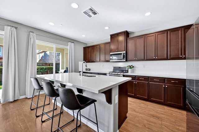 809 Calico Dr, Rocklin, CA 95765