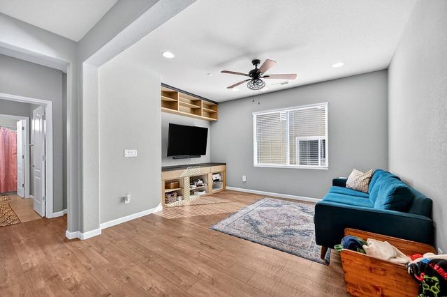 809 Calico Dr, Rocklin, CA 95765