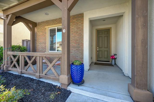 809 Calico Dr, Rocklin, CA 95765