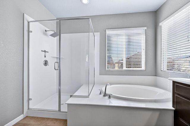 809 Calico Dr, Rocklin, CA 95765