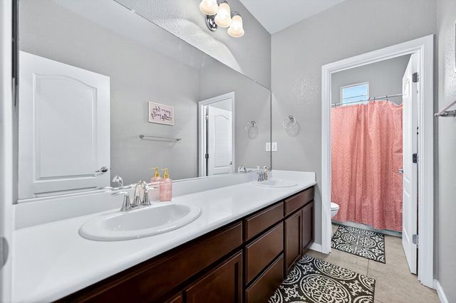 809 Calico Dr, Rocklin, CA 95765