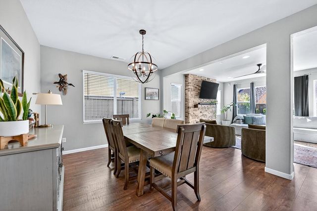 809 Calico Dr, Rocklin, CA 95765