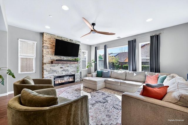 809 Calico Dr, Rocklin, CA 95765