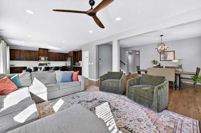 809 Calico Dr, Rocklin, CA 95765