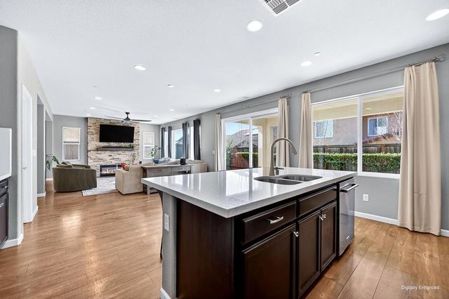 809 Calico Dr, Rocklin, CA 95765