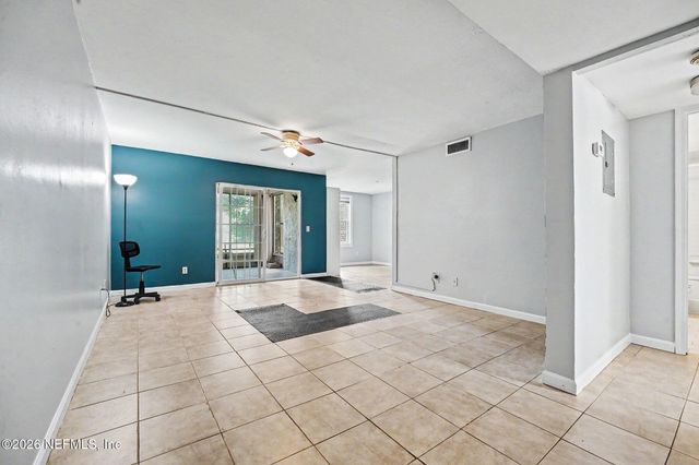 4334 S PLAZA GATE Lane 102, Jacksonville, FL 32217