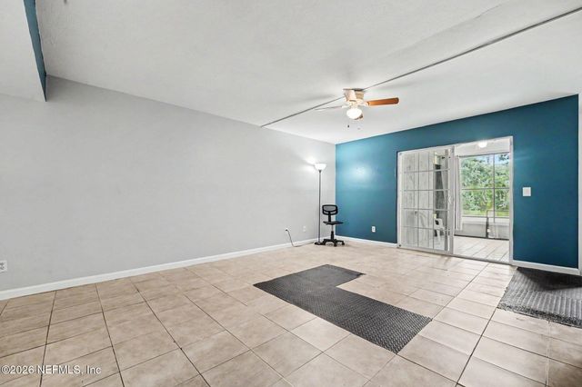 4334 S PLAZA GATE Lane 102, Jacksonville, FL 32217