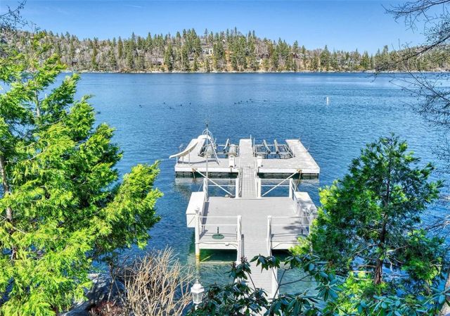 27990 Peninsula Drive North, Lake Arrowhead, CA 92352