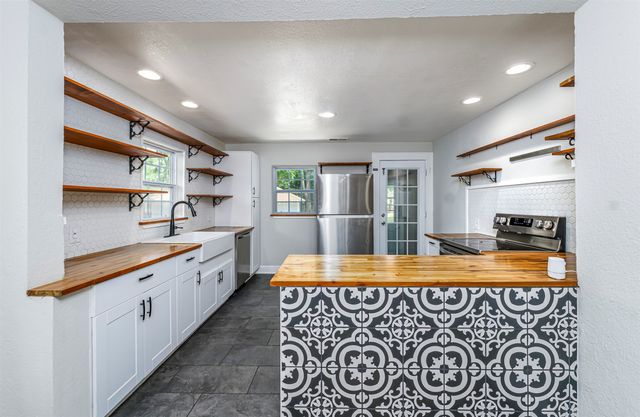 214 Churchill Road, Fort Worth, TX 76114