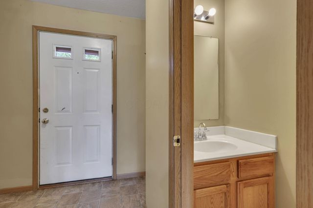 746 Bent Oak Drive, Blacklick, OH 43004