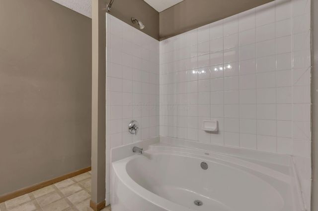 746 Bent Oak Drive, Blacklick, OH 43004