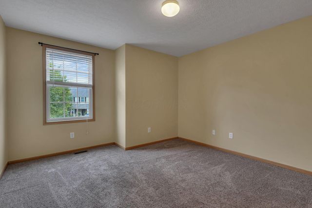 746 Bent Oak Drive, Blacklick, OH 43004