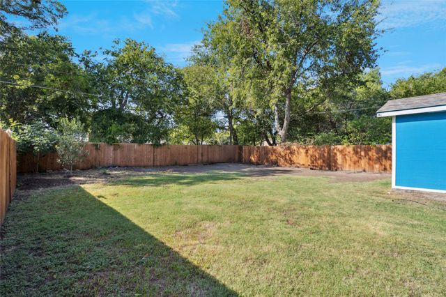 1304 E Lovers Lane, Arlington, TX 76010