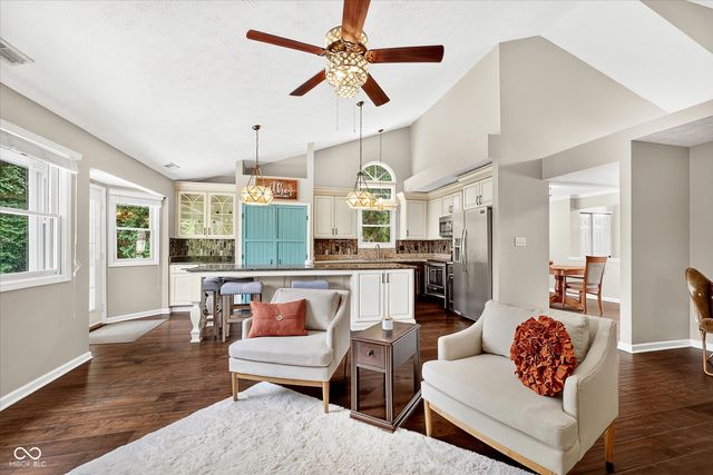 11501 Woodview East Drive, Carmel, IN 46032