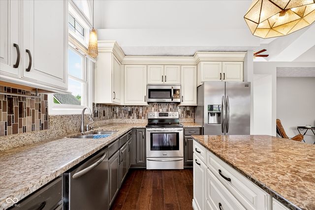 11501 Woodview East Drive, Carmel, IN 46032