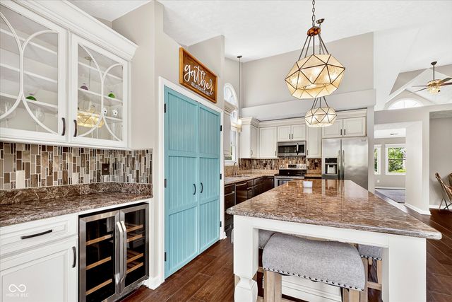 11501 Woodview East Drive, Carmel, IN 46032