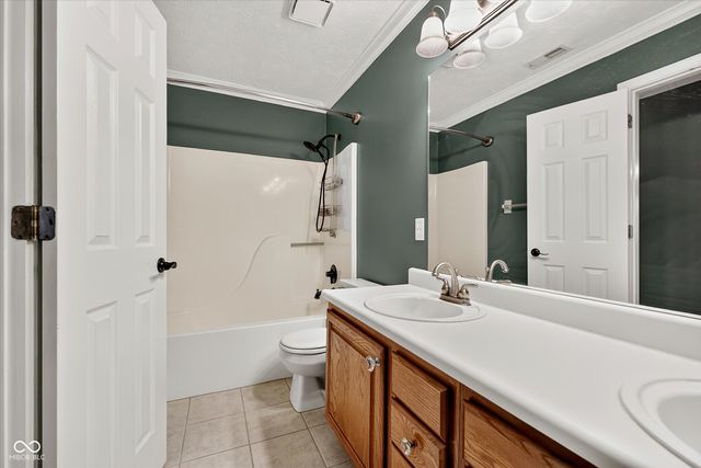 11501 Woodview East Drive, Carmel, IN 46032
