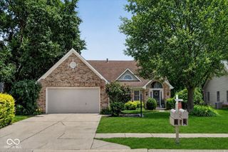 11501 Woodview East Drive, Carmel, IN 46032