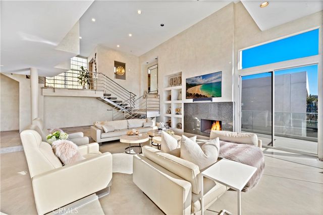 535 Dunnegan Drive, Laguna Beach, CA 92651