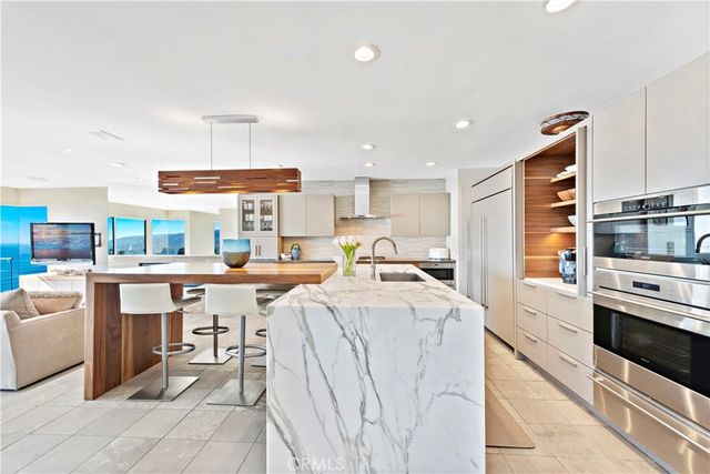 535 Dunnegan Drive, Laguna Beach, CA 92651