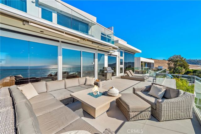535 Dunnegan Drive, Laguna Beach, CA 92651