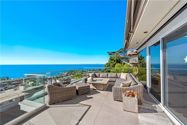 535 Dunnegan Drive, Laguna Beach, CA 92651