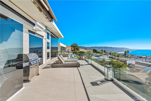 535 Dunnegan Drive, Laguna Beach, CA 92651