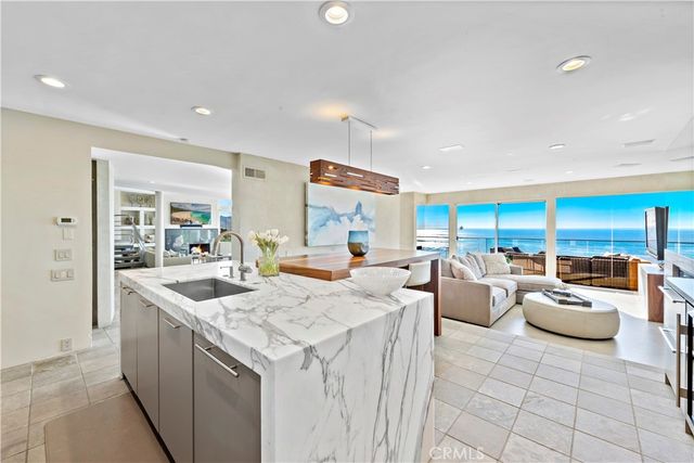 535 Dunnegan Drive, Laguna Beach, CA 92651
