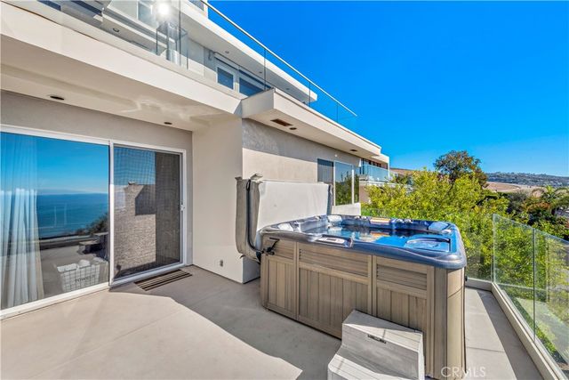 535 Dunnegan Drive, Laguna Beach, CA 92651