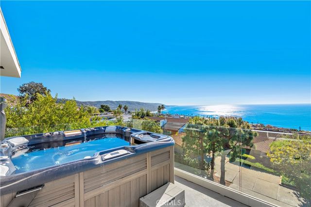 535 Dunnegan Drive, Laguna Beach, CA 92651