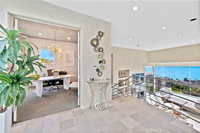 535 Dunnegan Drive, Laguna Beach, CA 92651