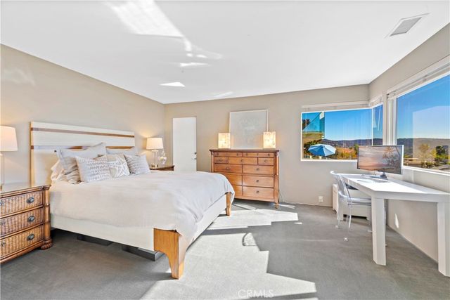 535 Dunnegan Drive, Laguna Beach, CA 92651