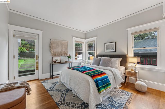 5941 Keith Ave, Oakland, CA 94618