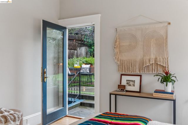 5941 Keith Ave, Oakland, CA 94618