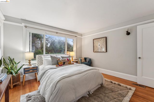 5941 Keith Ave, Oakland, CA 94618