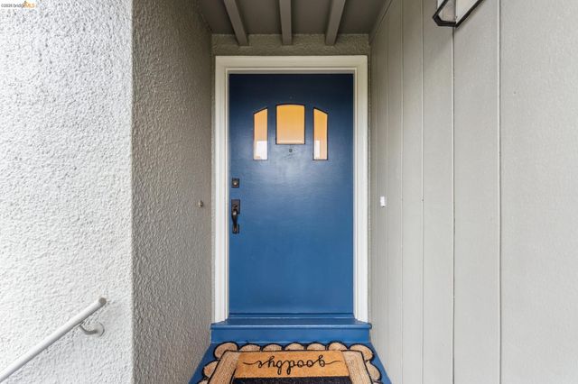 5941 Keith Ave, Oakland, CA 94618