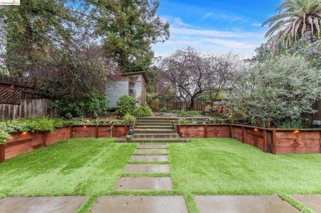 5941 Keith Ave, Oakland, CA 94618