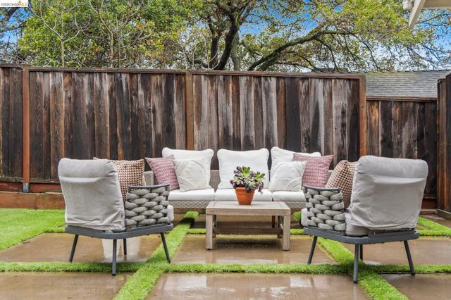 5941 Keith Ave, Oakland, CA 94618