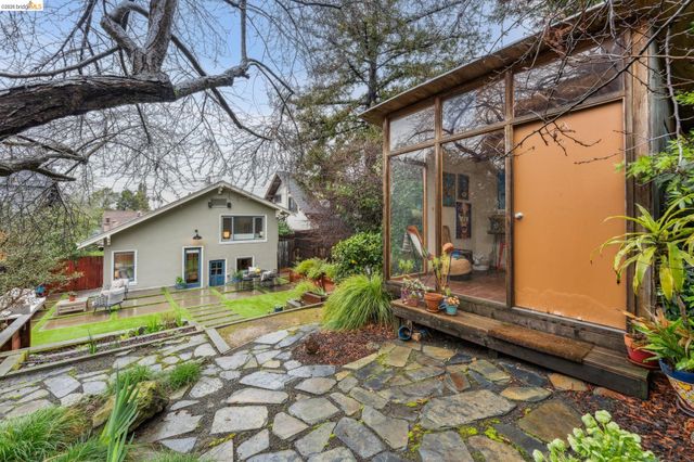 5941 Keith Ave, Oakland, CA 94618