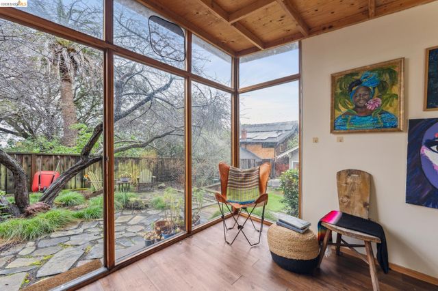 5941 Keith Ave, Oakland, CA 94618