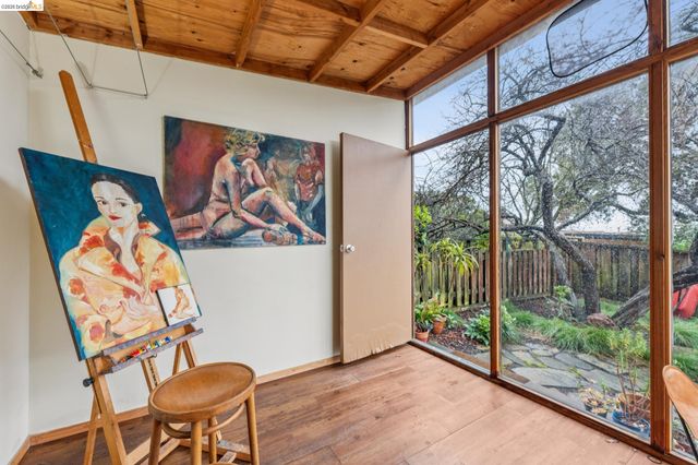 5941 Keith Ave, Oakland, CA 94618