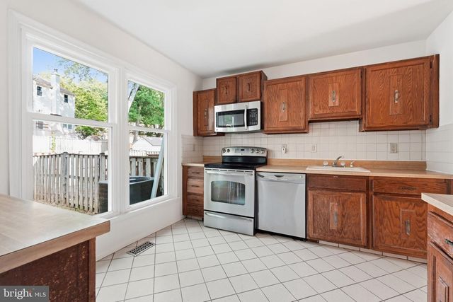 12 CATOCTIN CT, Silver Spring, MD 20906