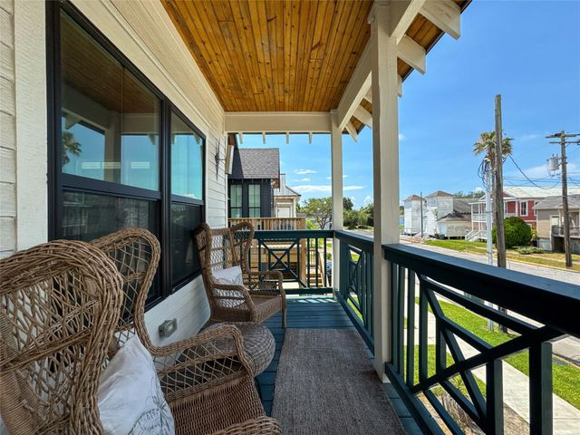 1208 32nd Street, Galveston, TX 77550